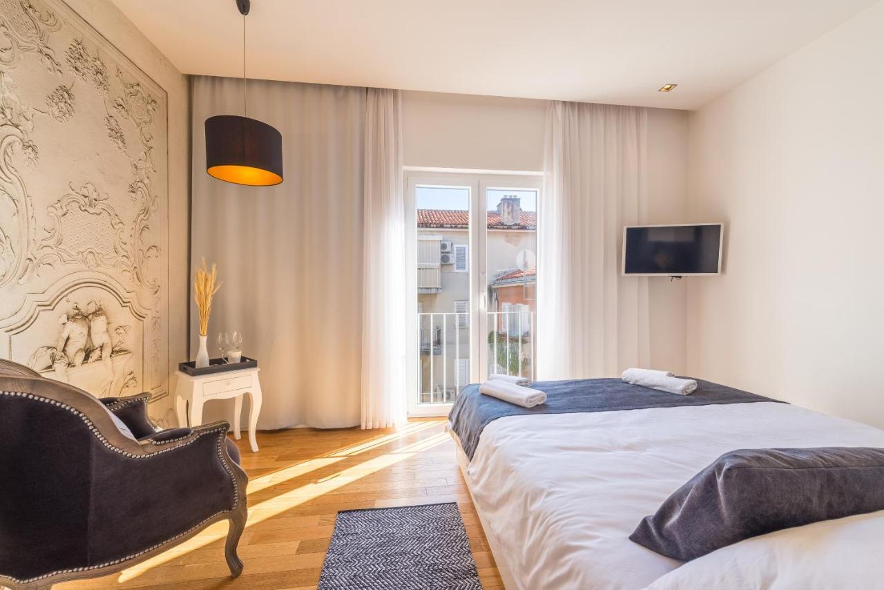 In Old Town By Belmont Realty 4*