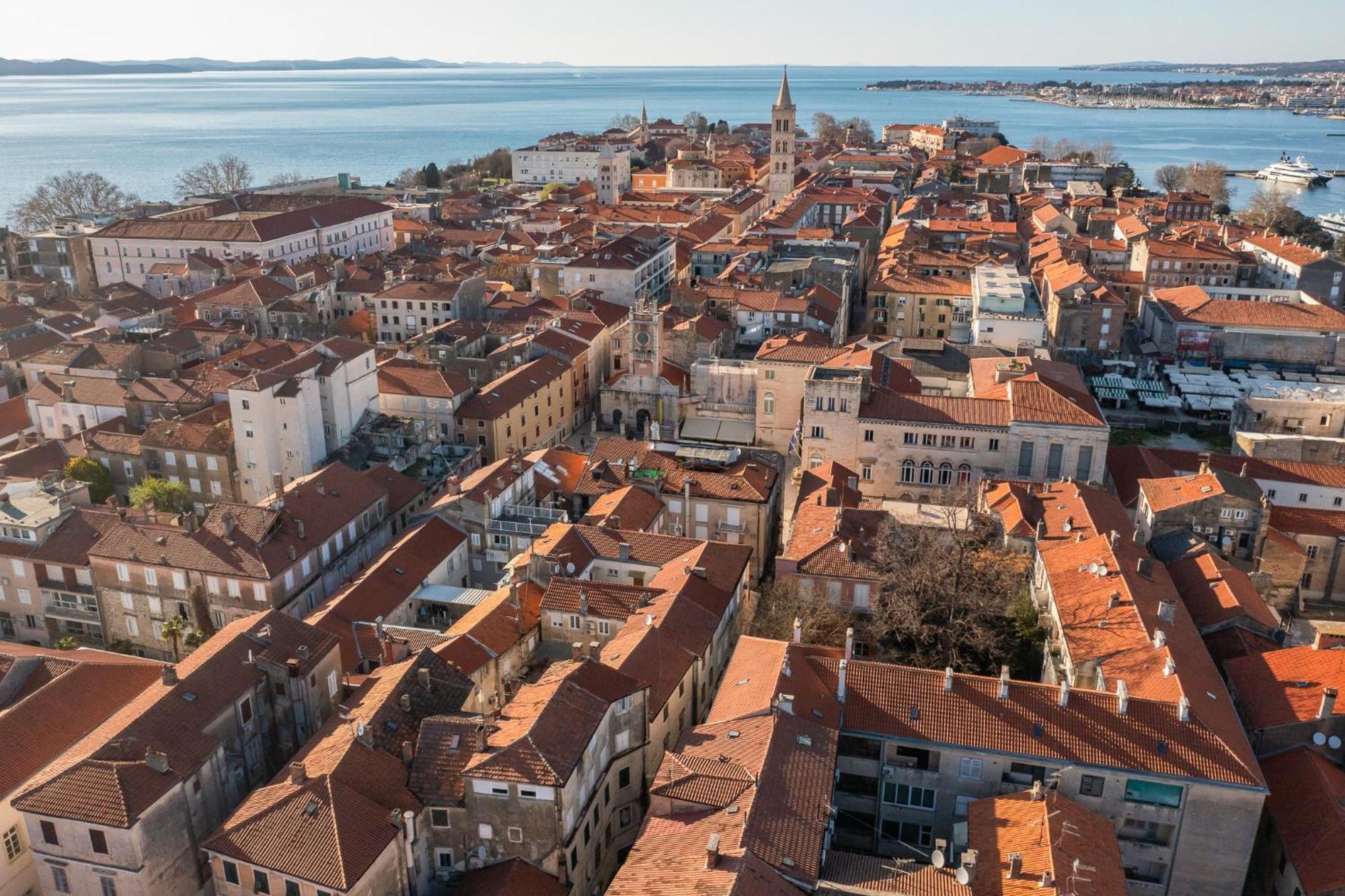 In Old Town By Belmont Realty 4*